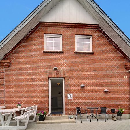 Like Home Holiday House 9 A Варде Экстерьер фото