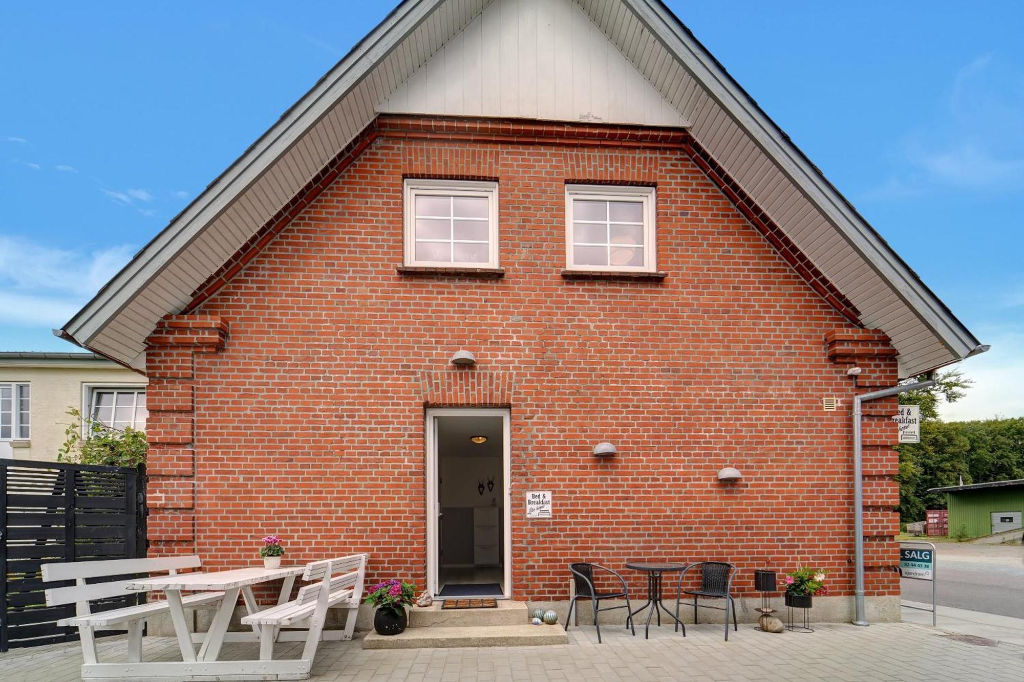 Like Home Holiday House 9 A Варде Экстерьер фото